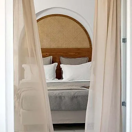 Cosmos Hotel 3*